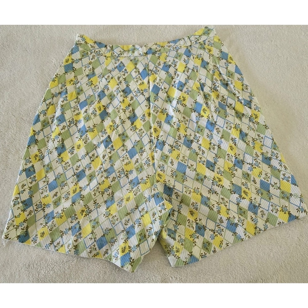 1960 70s Vintage Womens‎ Bermuda Shorts Pleated White Yellow Printed